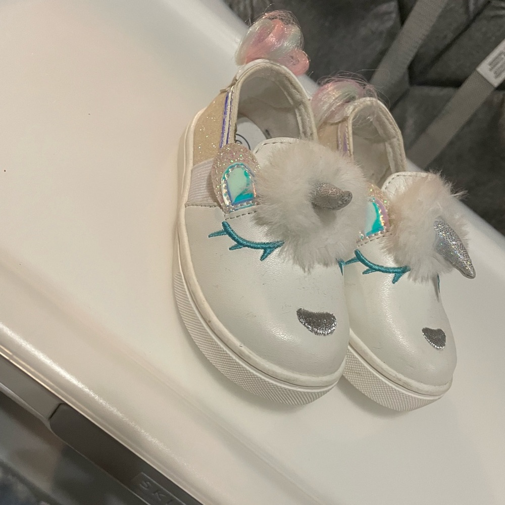 Cat Jackie unicorn shoes size 6